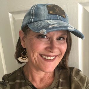 Meet your Posher, Debra